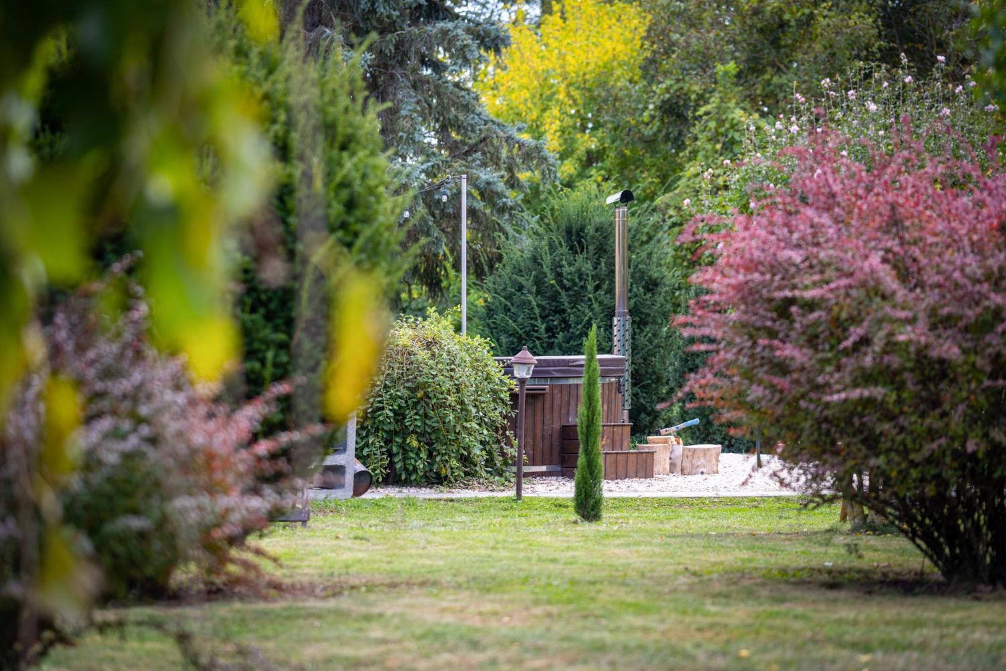 Posteleki Vendeghaz-Nyugalom Szigetei Villa Gyula Dış mekan fotoğraf