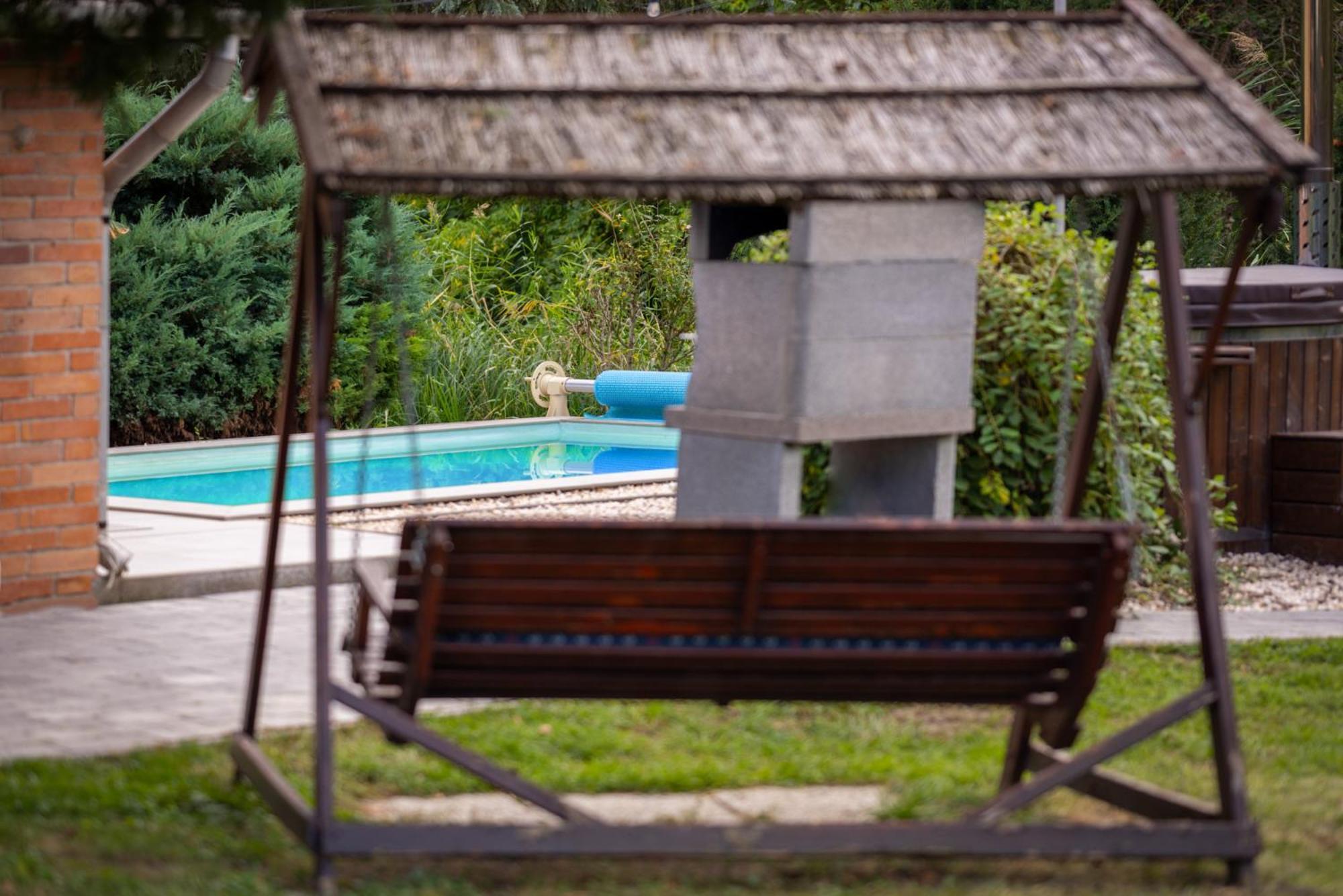 Posteleki Vendeghaz-Nyugalom Szigetei Villa Gyula Dış mekan fotoğraf